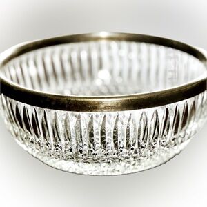 Diamond-Cut Crystal Bowl “Sunburst” with Silver-Plated Rim…
